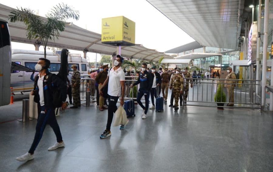 Ind VS SL T-20 Match: लखनऊ पहुंची टीम इंडिया, 24 फरवरी को इकाना स्टेडियम में श्रीलंका से होगा T-20 मैच