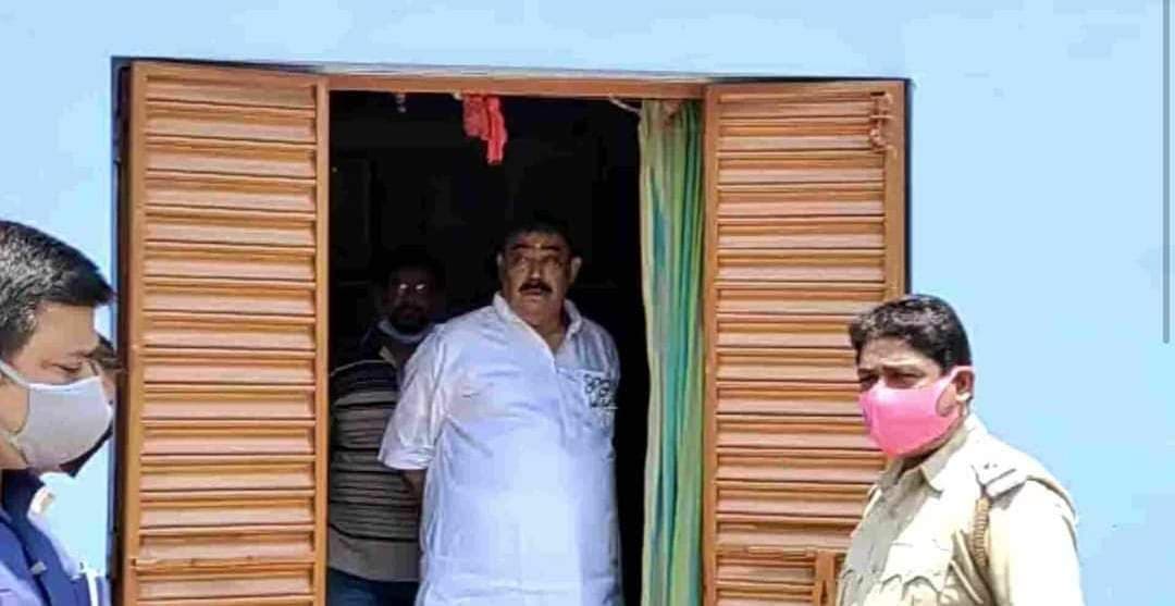 तीन घंटे की लुका-छिपी के बाद तारापीठ मंदिर में दिखे अणुव्रत मंडल, BJP पर राजनीति का लगाया आरोप