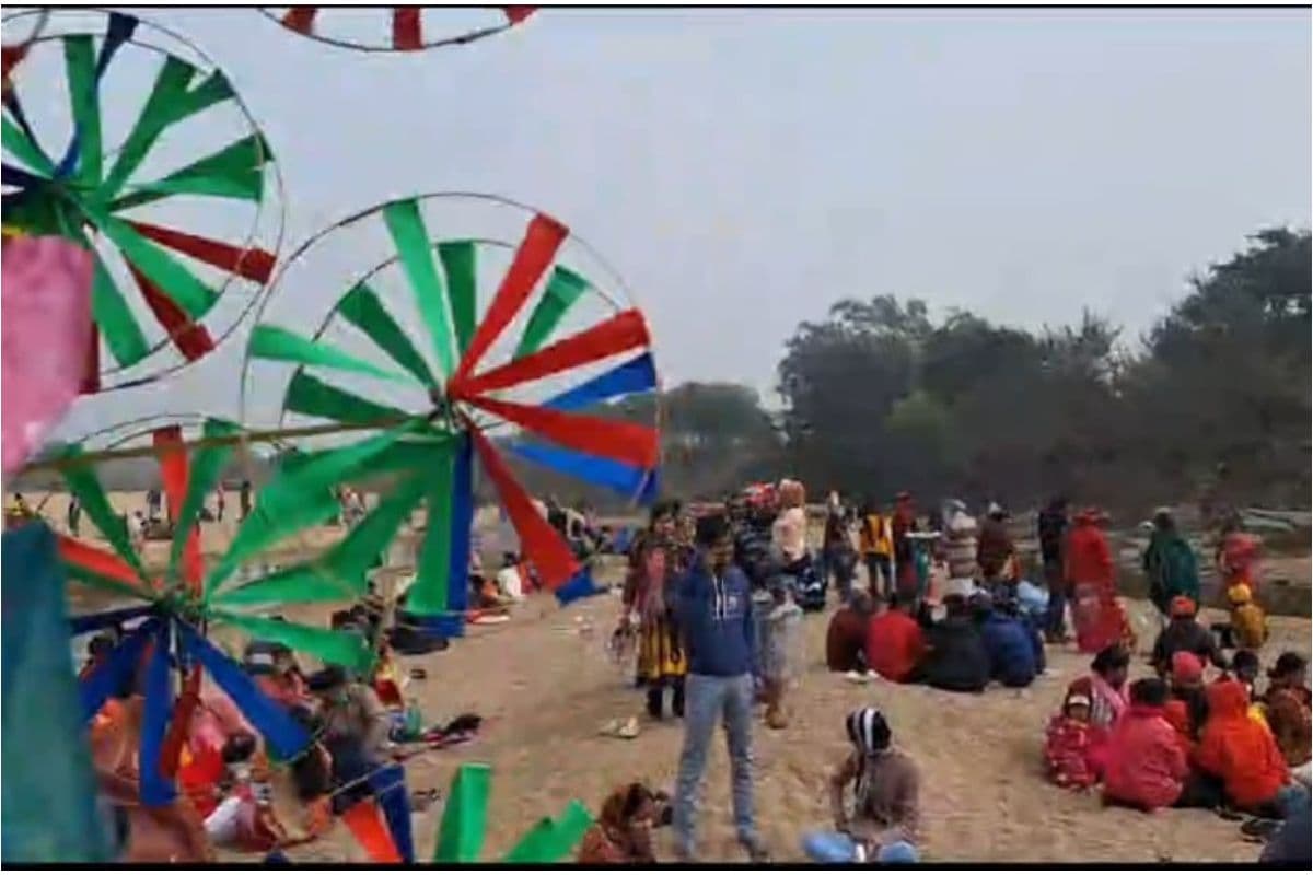 West Bengal : बांकुड़ा के केंजाकुड़ा में लग गया मुड़ी मेला, उमड़ रही भीड़