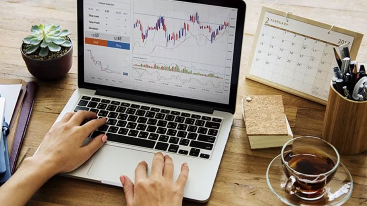 Minor Demat Account: बच्चों के नाम से भी खोल सकते हैं डीमैट खाता, जानें आपको क्या मिलेगा लाभ