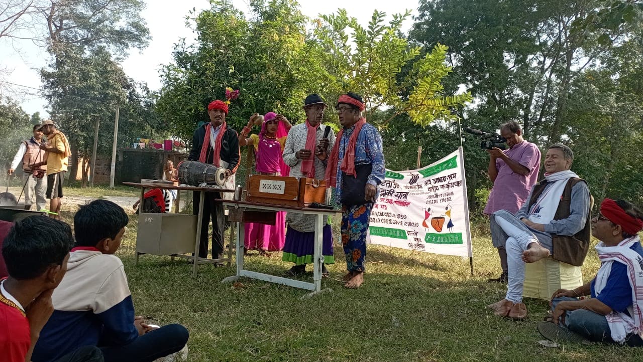 पोथी पढ़कर एटम बम बनाना सीख सकते हैं, प्रेम करना नहीं, ढाई आखर प्रेम पदयात्रा में बोले अहमद बद्र