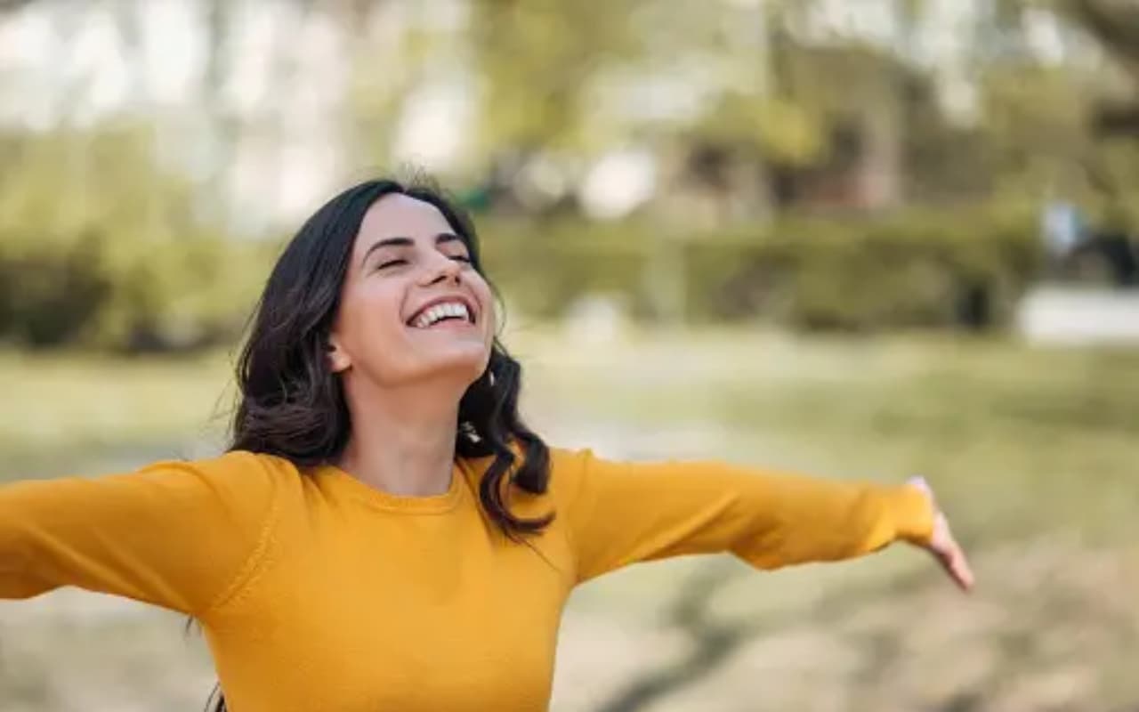 खुशियों की ये खुराक बढ़ाएगी हैप्पी हॉर्मोन, डेली डाइट में करें शामिल