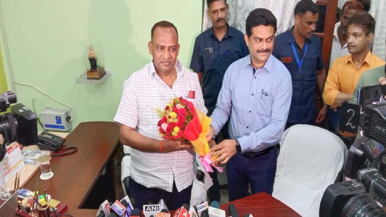 RJD के विधायक सर्वजीत ने संभाली कृषि विभाग की कमान, कहा- कृषि मंत्री का प्रभार मिलना माता का आशीर्वाद