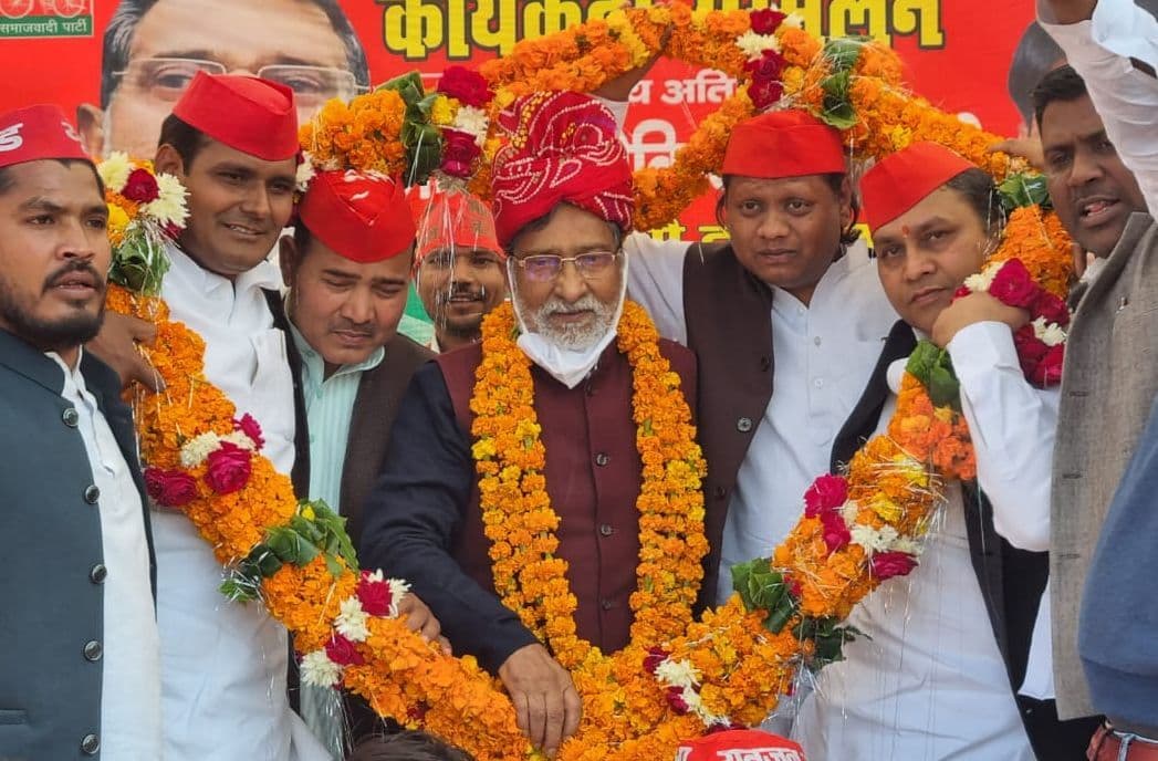 UP Election 2022: बरेली में पूर्व मंत्री रामगोविंद चौधरी बोले- लाल टोपी ही कमल को सत्ता से बाहर करेगी