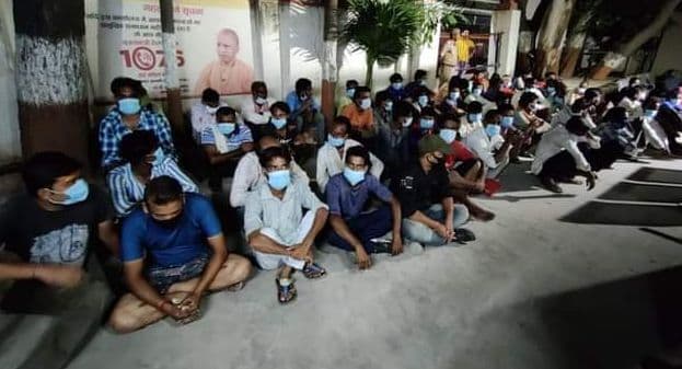 खुलेआम जाम टकराना पड़ा महंगा, हिरासत में 55 आरोपी, पुलिस से माफी मांगने के बाद छूटे