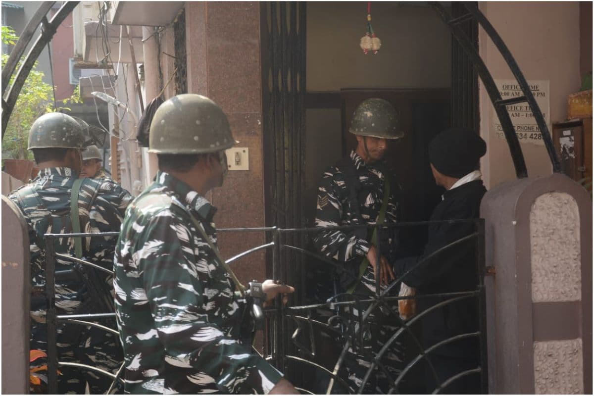 SSC Recruitment Case : स्कूलों में भर्ती में कथित अनियमितताओं के मामले में कोलकाता में 7 जगहों पर ईडी के छापे