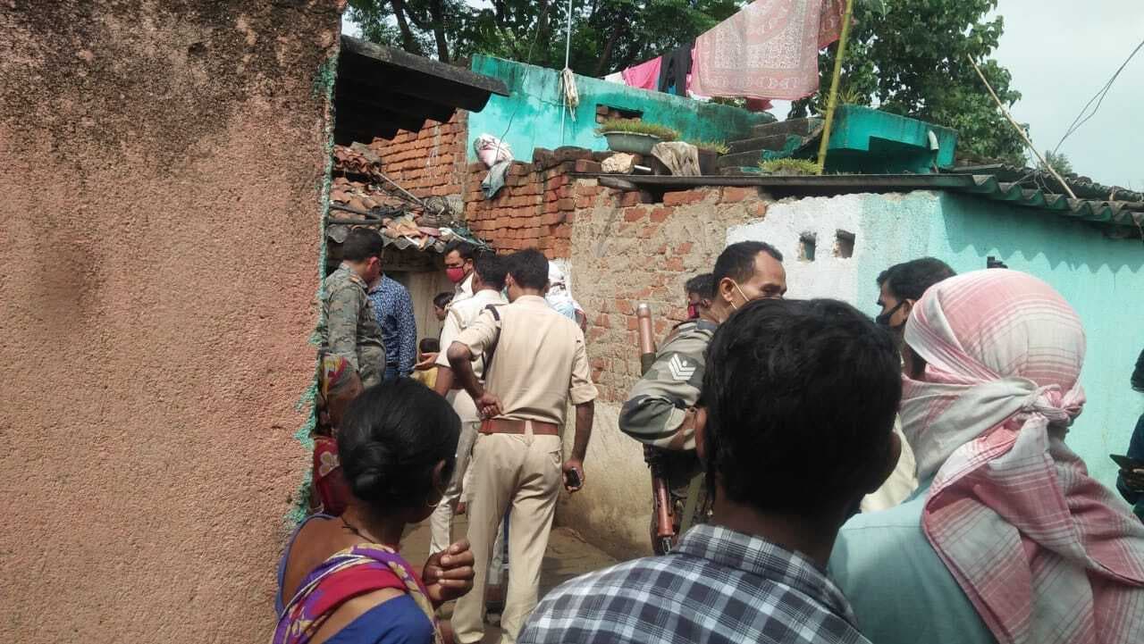 रामगढ़ में भारी बारिश के बीच वज्रपात से दो लोगों की मौत, विधायक ने परिजनों को मुआवजा का दिया आश्वासन