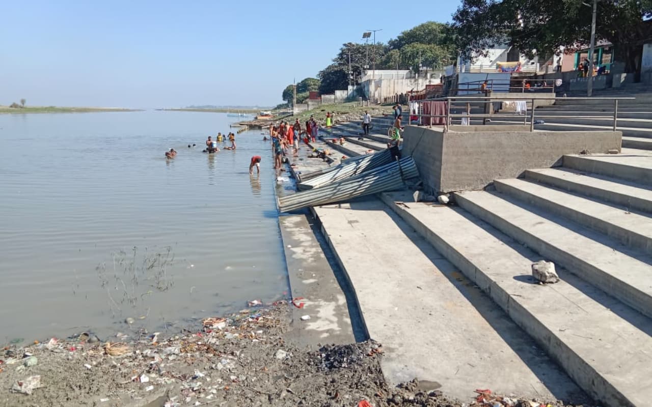 साहिबगंज : शारीरिक रूप से विकलांग होना हो तो मुक्तेश्वर धाम गंगा घाट जरूर पहुंचे