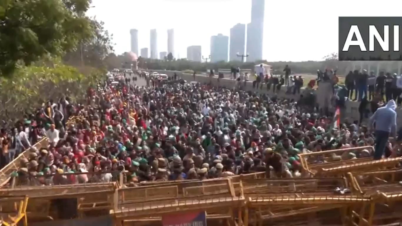 Farmers Protest: संसद की ओर मार्च कर रहे किसानों को पुलिस ने रोका, नोएडा में लगा महाजाम, जानें क्या मांग