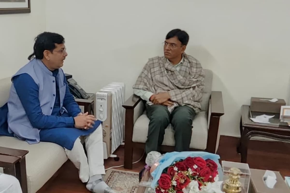 साहिबगंज : विधायक अनंत ओझा ने केंद्रीय स्वास्थ्य मंत्री के सामने रखी ये मांग, होगा बड़ा फायदा