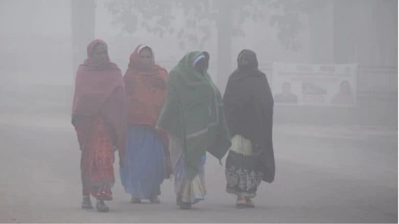 UP Weather Update: घने कोहरे की गिरफ्त में यूपी-चंद कदम चलना हुआ मुश्किल, नए साल की बारिश से होगी शुरुआत