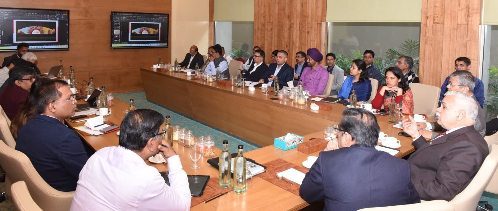 G20 Summit: जी-20 में यूपी के स्थानीय उत्पादों की होगी ब्रांडिंग, मुख्य सचिव दुर्गा शंकर मिश्र ने की समीक्षा