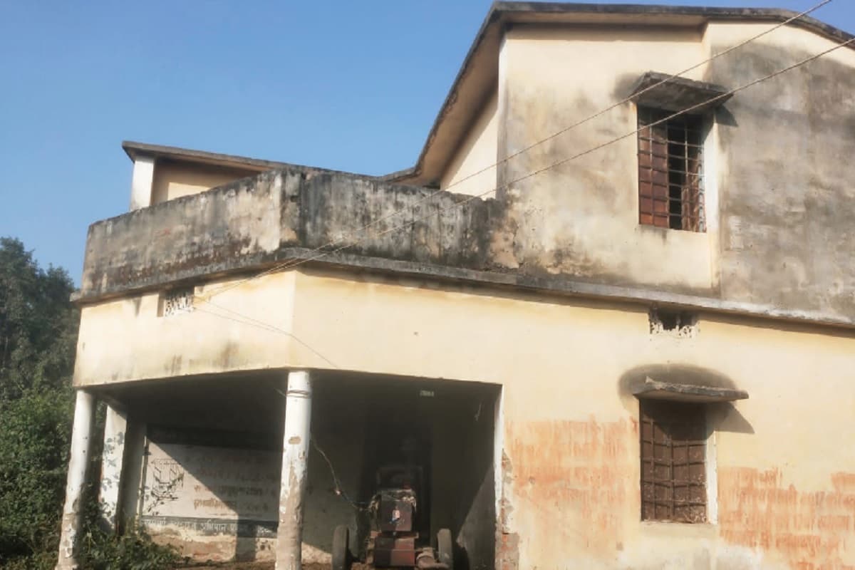 गढ़वा : दो दशक बाद भी आवासीय बालिका विद्यालय में शुरू नहीं हुई पढ़ाई