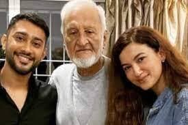 Gauahar Khan Father Death : गौहर खान के पिता का निधन, दोस्त ने शेयर किया इमोशनल VIDEO