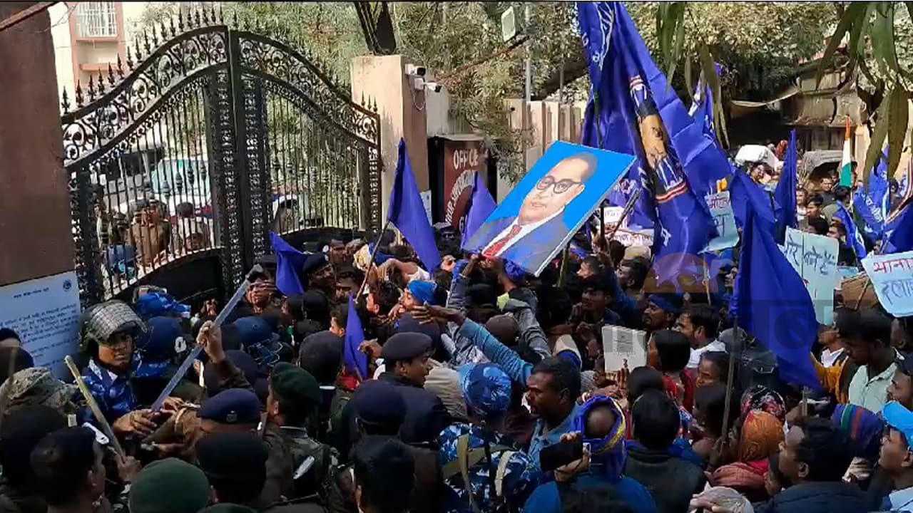 बिहार: गया मे भीम आर्मी के सदस्यों पर पुलिस ने चटकाई लाठियां, जानें क्या है पूरा मामला...