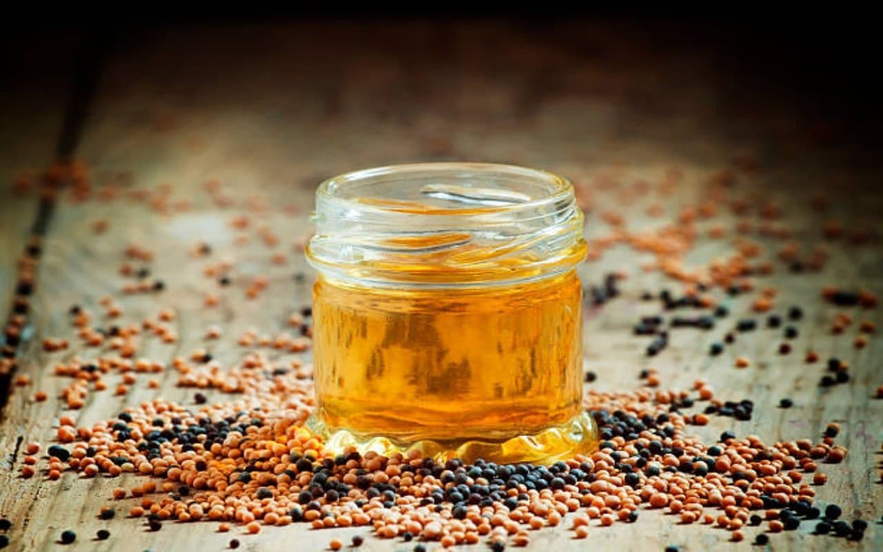 जानें सरसो तेल के हेल्थ बेनेफिट्स, सर्दियों में पूरे शरीर के लिए है फायदेमंद