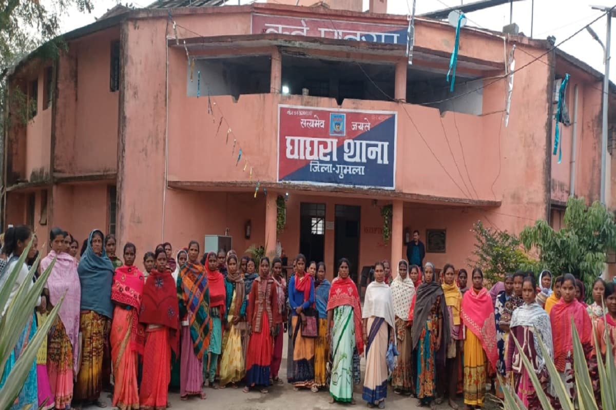 गुमला: आंगनबाड़ी सेविका चयन के दौरान वार्ड सदस्य व सहायिका के साथ मारपीट