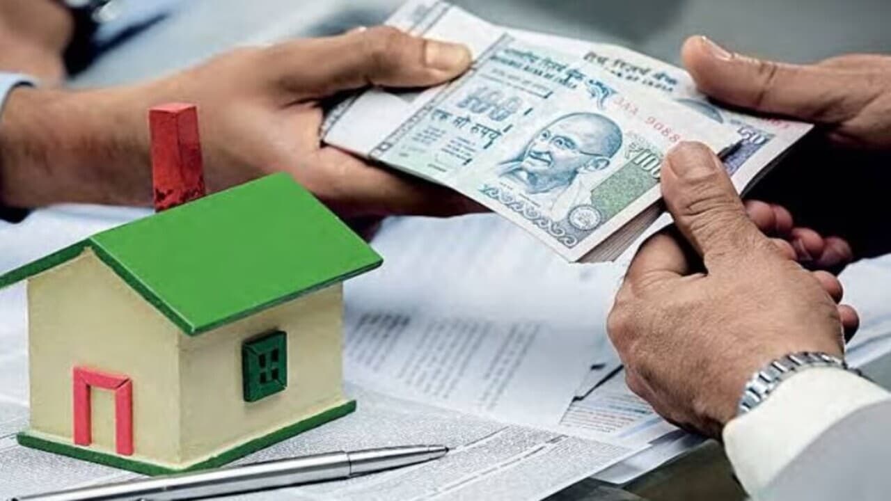 Home Loan लेने का बना रहे हैं मन, जानें सरकारी और निजी बैंकों में कितना लगेगा ब्याज