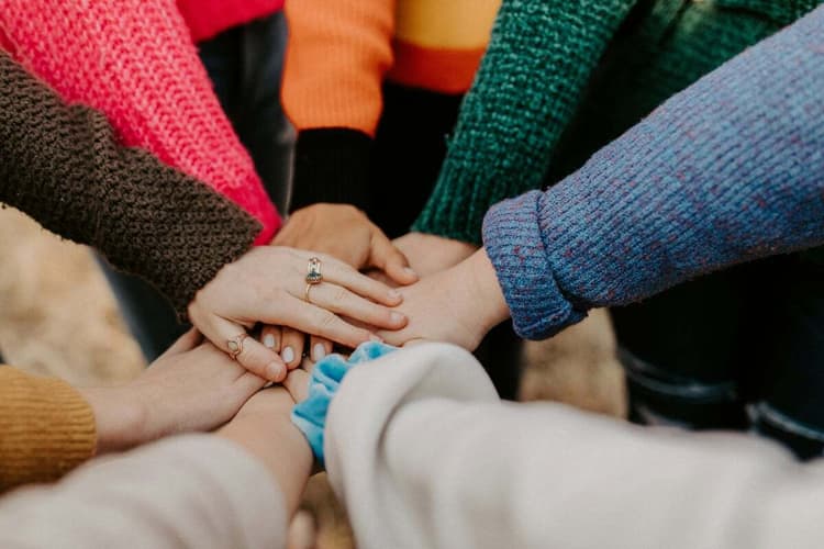 Galentine Day 2024: जानें क्या है गैलेंटाइन डे, जब ब्वॉयफ्रेंड -हसबैंड को गुडबाय कहकर लड़कियां करती हैं ये काम