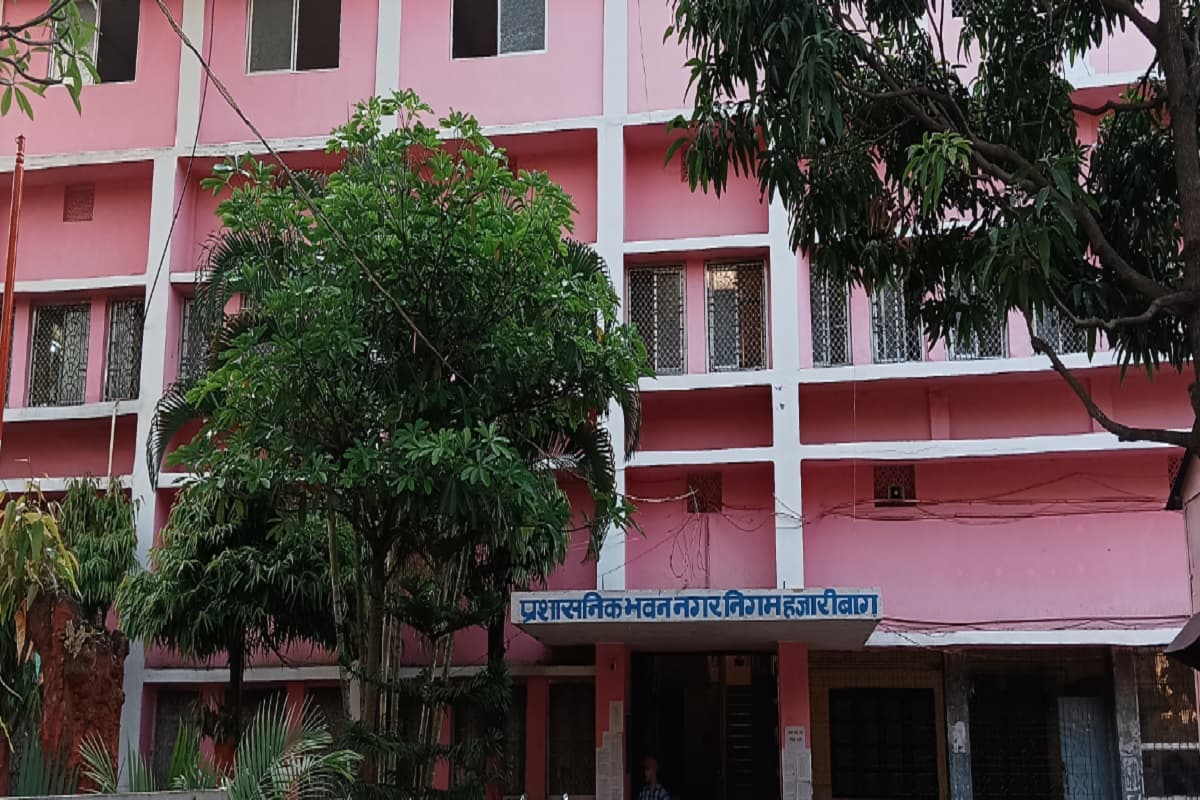 हजारीबाग: फुटपाथ दुकानदारों के लिए दो स्थानों पर 2.4 करोड़ की लागत से बनेगा भेंडर मार्केट