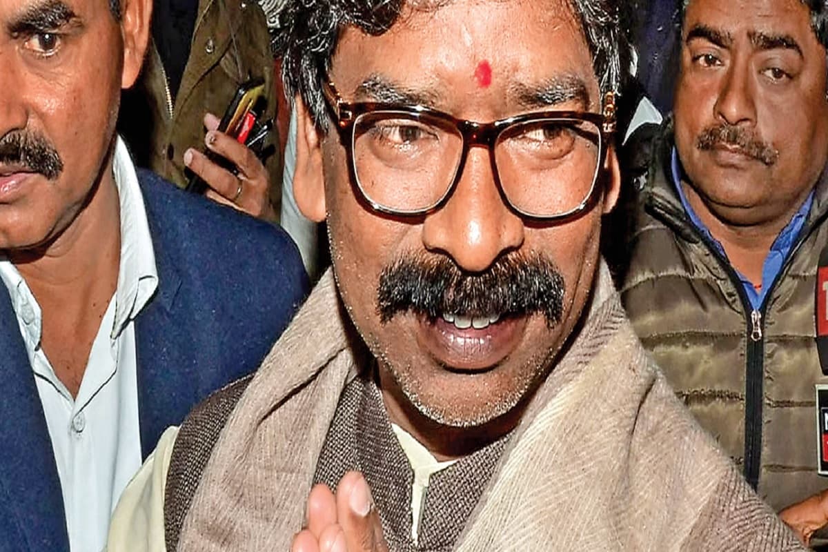हेमंत सोरेन के पांच दिनों की रिमांड पर, कैंप जेल में रखने पर फैसला आज