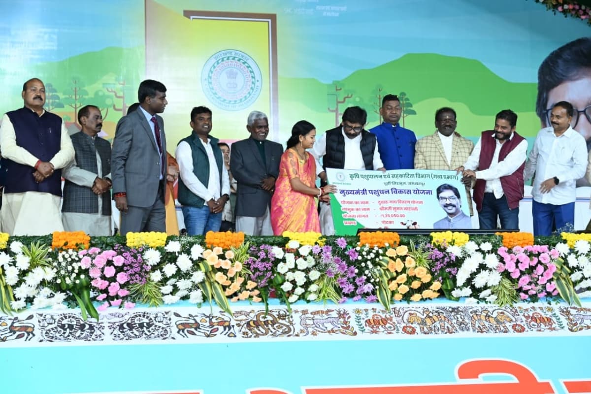 झारखंड: सीएम हेमंत सोरेन ने 348 करोड़ की दी सौगात, बोले-आठ लाख गरीबों के आशियाने का सपना पूरा करेगी अबुआ सरकार