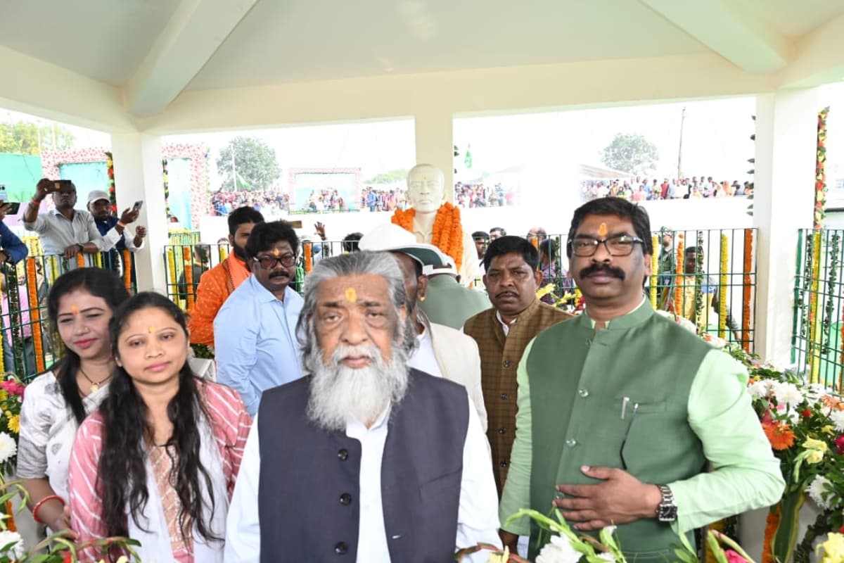 झारखंड: सोबरन मांझी के शहादत दिवस पर रामगढ़ में बोले सीएम हेमंत सोरेन, शहीदों के सपनों का बना रहे हैं झारखंड