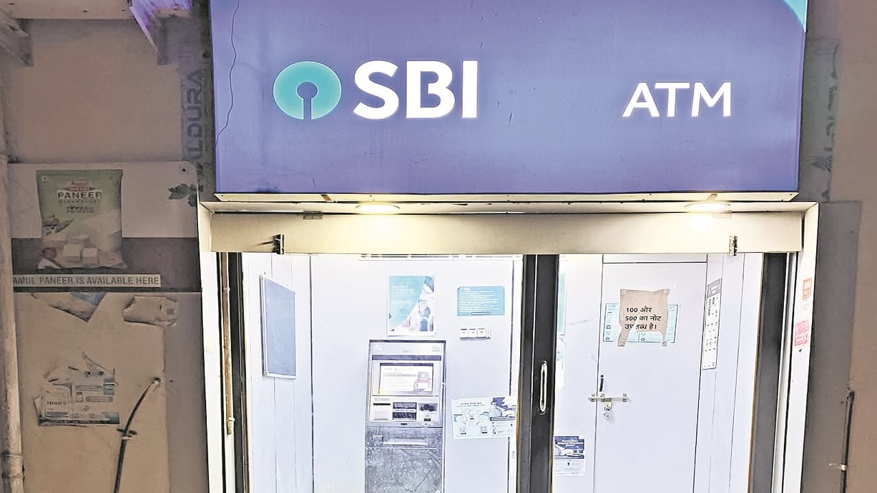 पटना में सायरन बजा तो ATM मशीन काटते धराए दो लुटेरे, बिहार में SBI के एटीएम को गिरोह ने बनाया निशाना