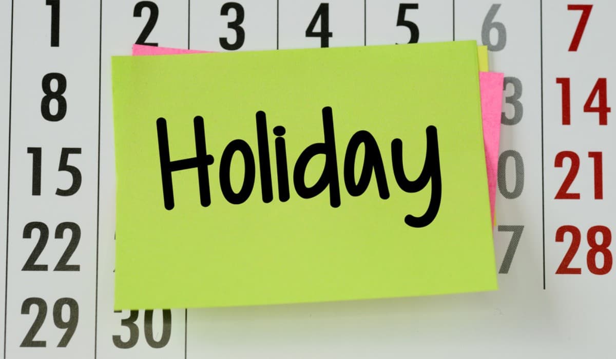 UP Holidays List 2024: यूपी में अगले साल कुल 56 सरकारी अवकाश, योगी सरकार ने जारी किया कैलेंडर, देखें लिस्ट