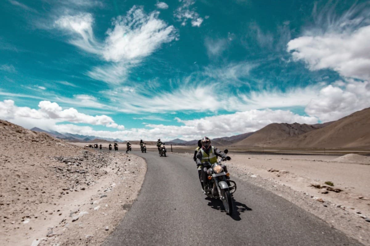 Ladakh Tour: दिल्ली से करें लद्दाख की सैर, आईआरसीटीसी लाया है खास टूर पैकेज, जानें किराया