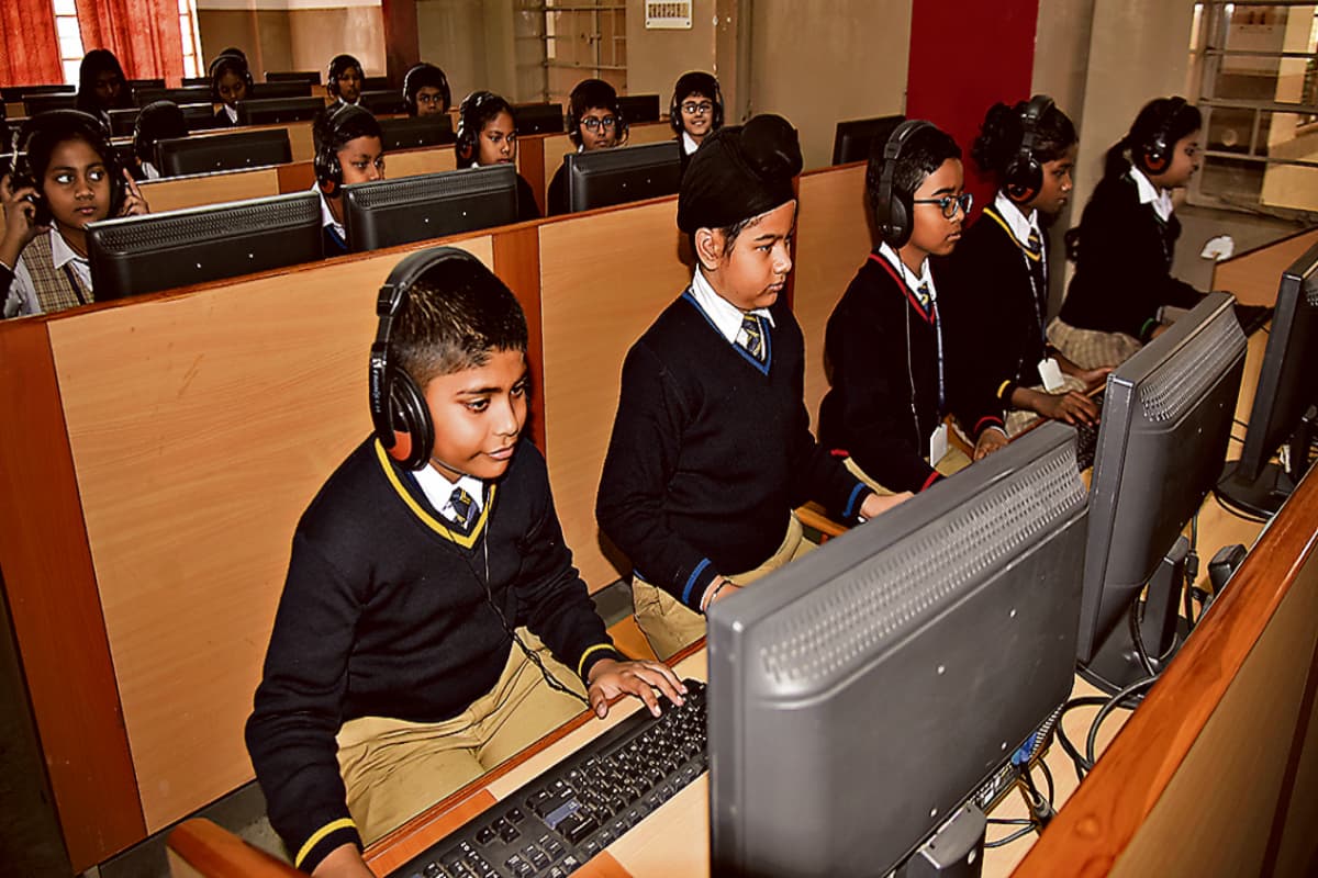 झारखंड के इन स्कूलों में शुरू होगी एआइ की पढ़ाई