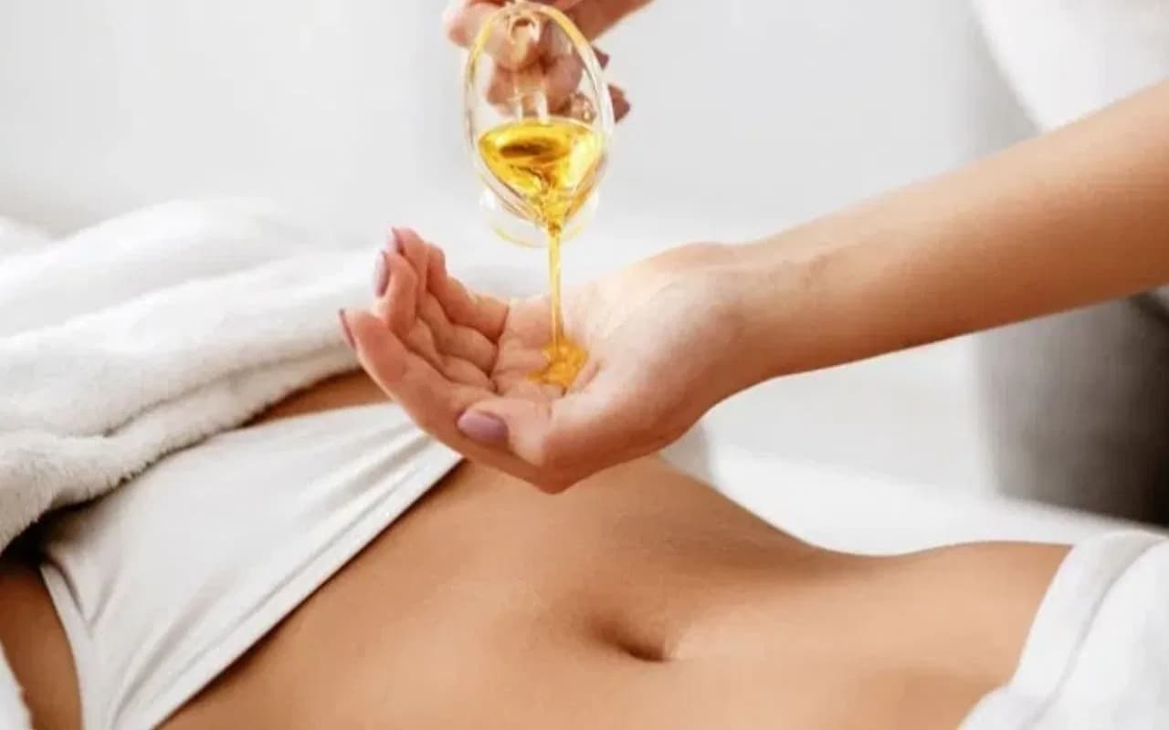 नाभि में तेल लगाने से मिलते हैं कई समस्याओं के समाधान, जानें नेवल थेरेपी के फायदों के बारे में