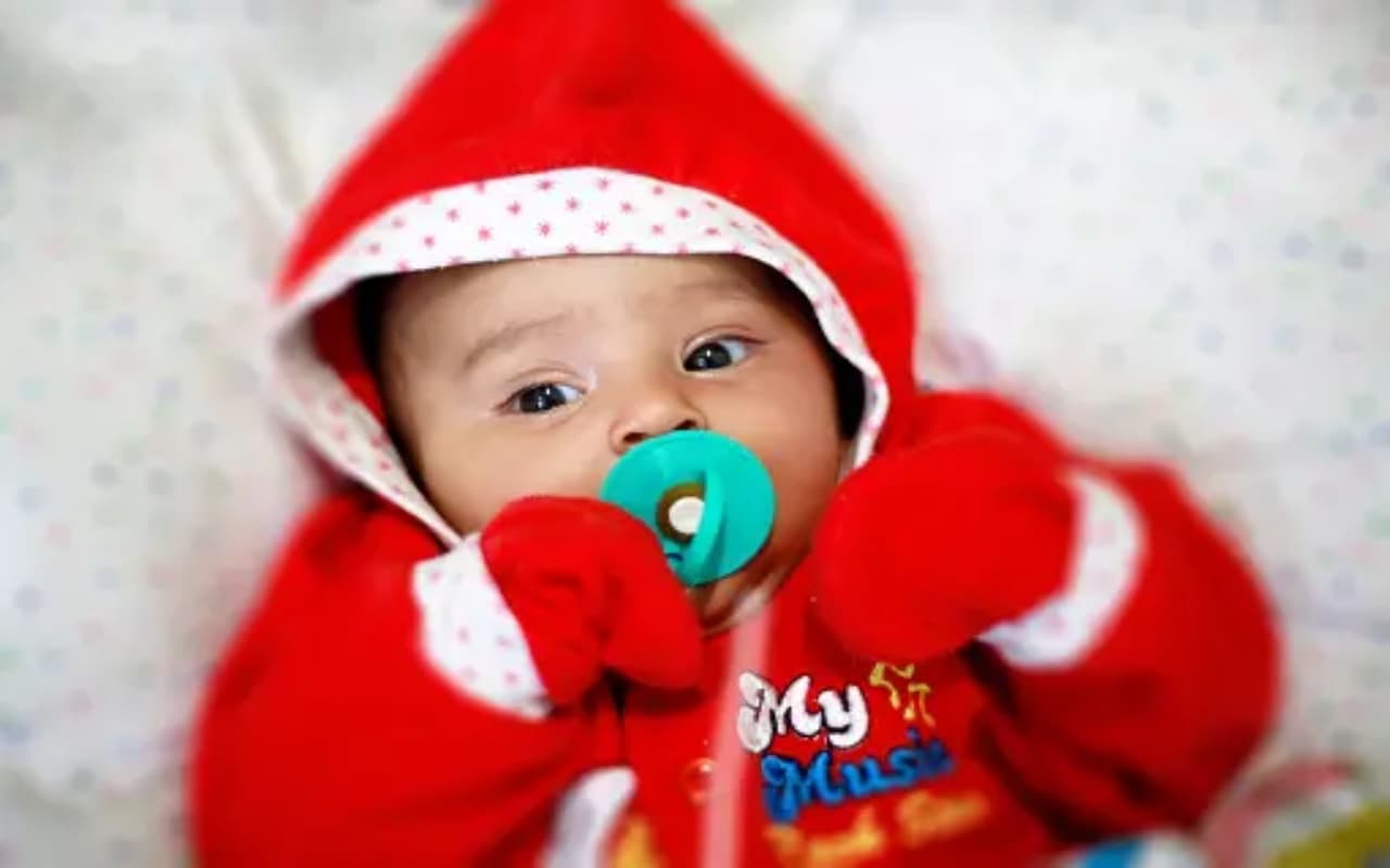 Winter Baby Care Tips : जाड़े में छोटे बच्चों की करें खास केयर, पास नहीं फटकेगी सर्दी