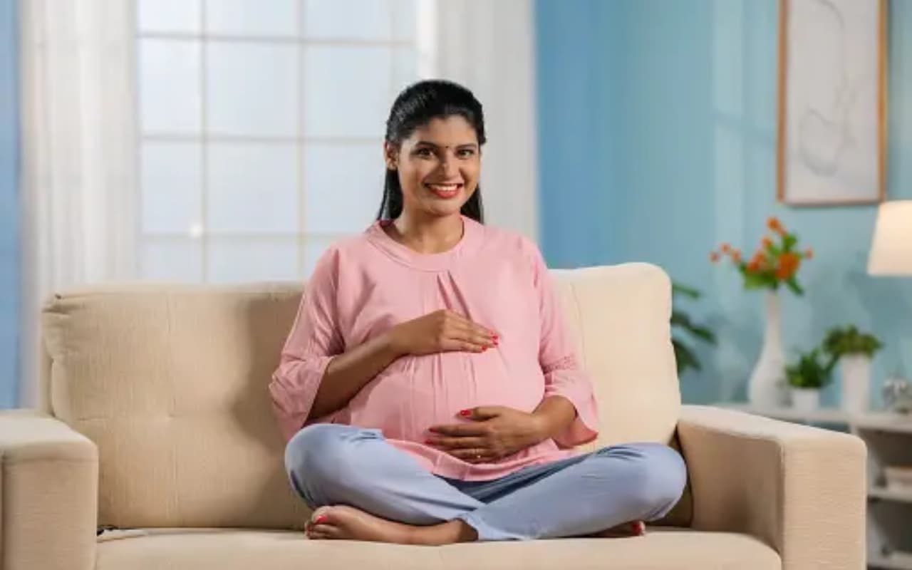 गर्भावस्था के दौरान कौन सा फल खाएं इसे लेकर हैं कंफ्यूज ? चेक करें ये लिस्ट