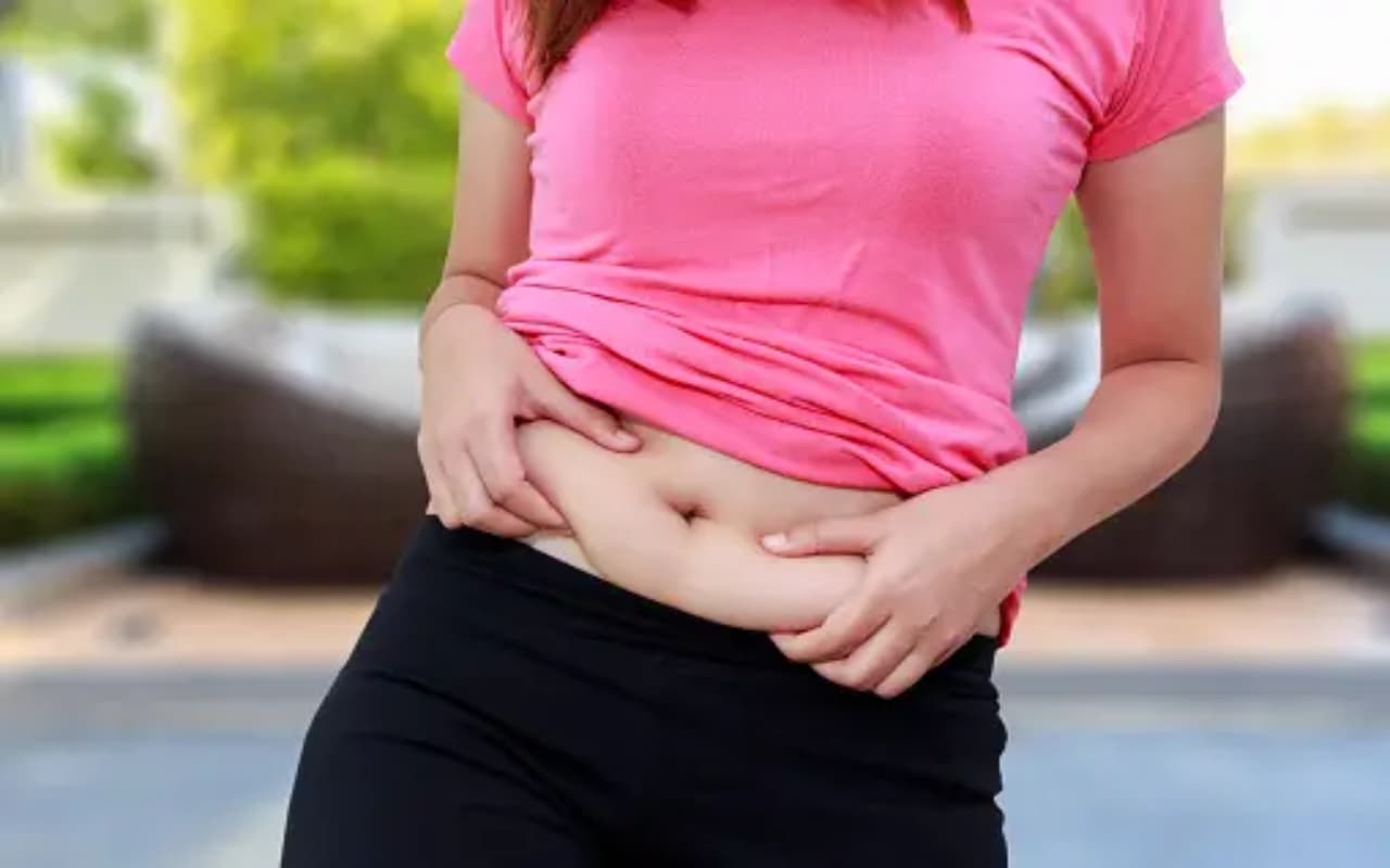 बेली फैट की समस्या से हैं परेशान, जानें इसके मुख्य कारण और इससे निजात के उपाय