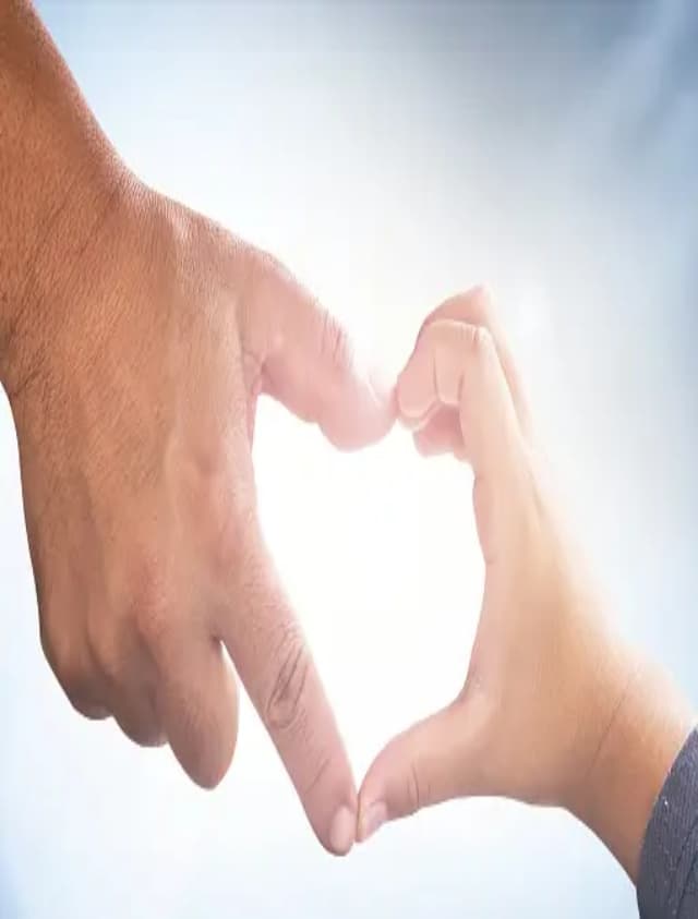 बच्चे खुद में सिमटने से लगें तो इस तरह बढ़ाएं बच्चो में आत्मविश्वास, ये आदते बना सकती है उन्हें डरपोक
