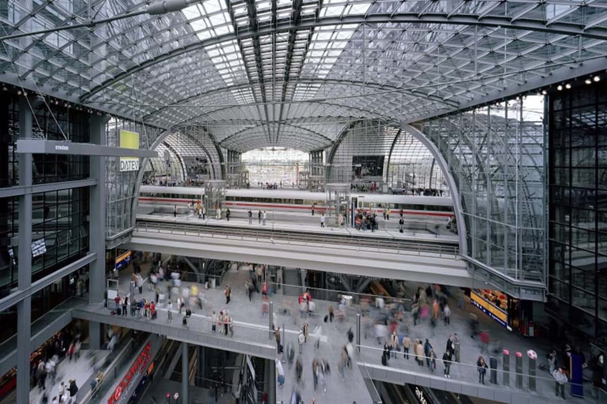 World Class Railway Station में मिलती है ये 8 खास सुविधाएं, देखें PHOTOS