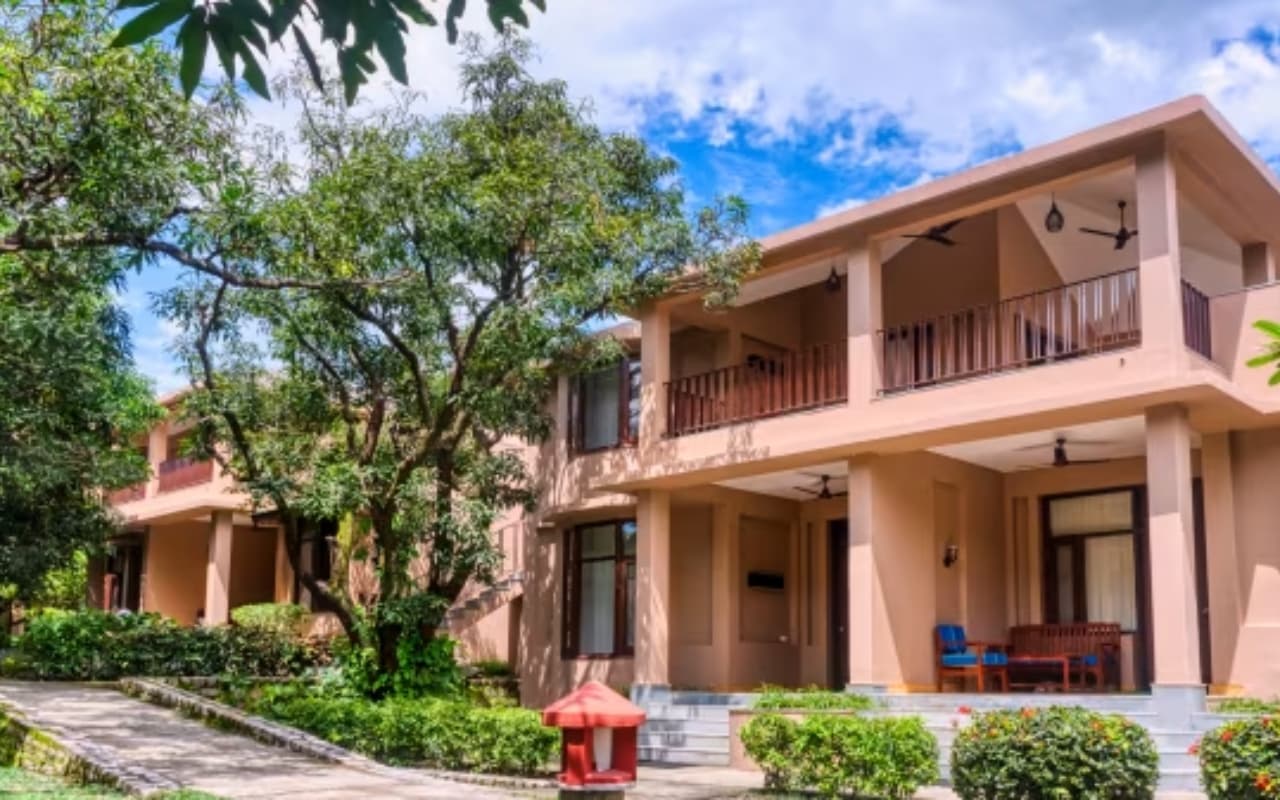 Uttarakhand: कमरा नहीं दिया तो 'दबंग' बना थाना प्रभारी, रिजॉर्ट मालिक को किया गिरफ्तार