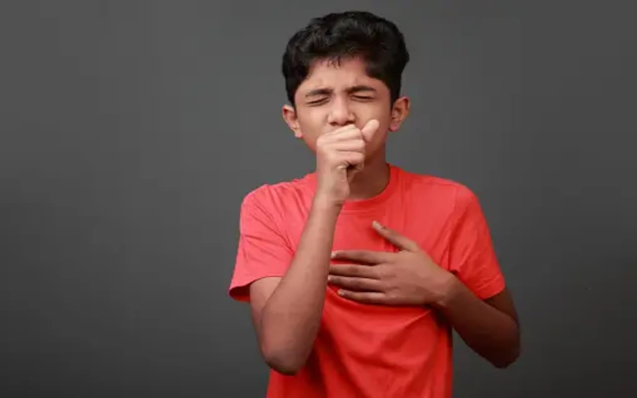 Health: चीन में सांस की बीमारी बढ़ती देख सतर्क हुई सरकार, अब बच्चों पर रखी जाएगी खास नजर