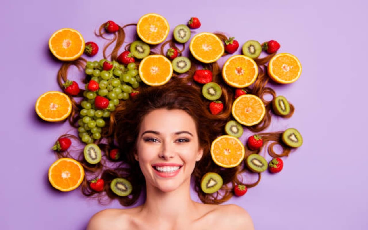 Beauty Tips: ये 8 सुपरफूड्स आपको देंगे सुपर से ऊपर वाली खूबसूरती, जानें कैसे