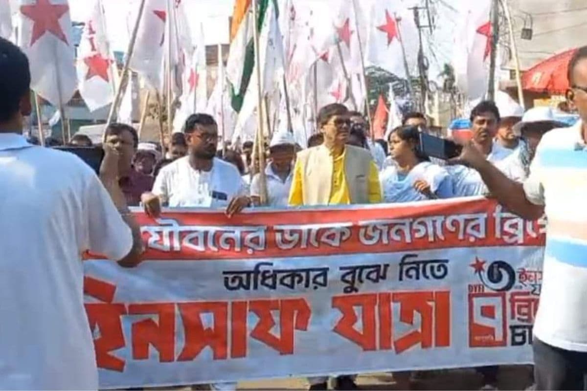 WB : कांकसा पहुंची डीवाइएफआइ की इंसाफ यात्रा, राजबांध से गोपालपुर निकला विशाल जुलूस