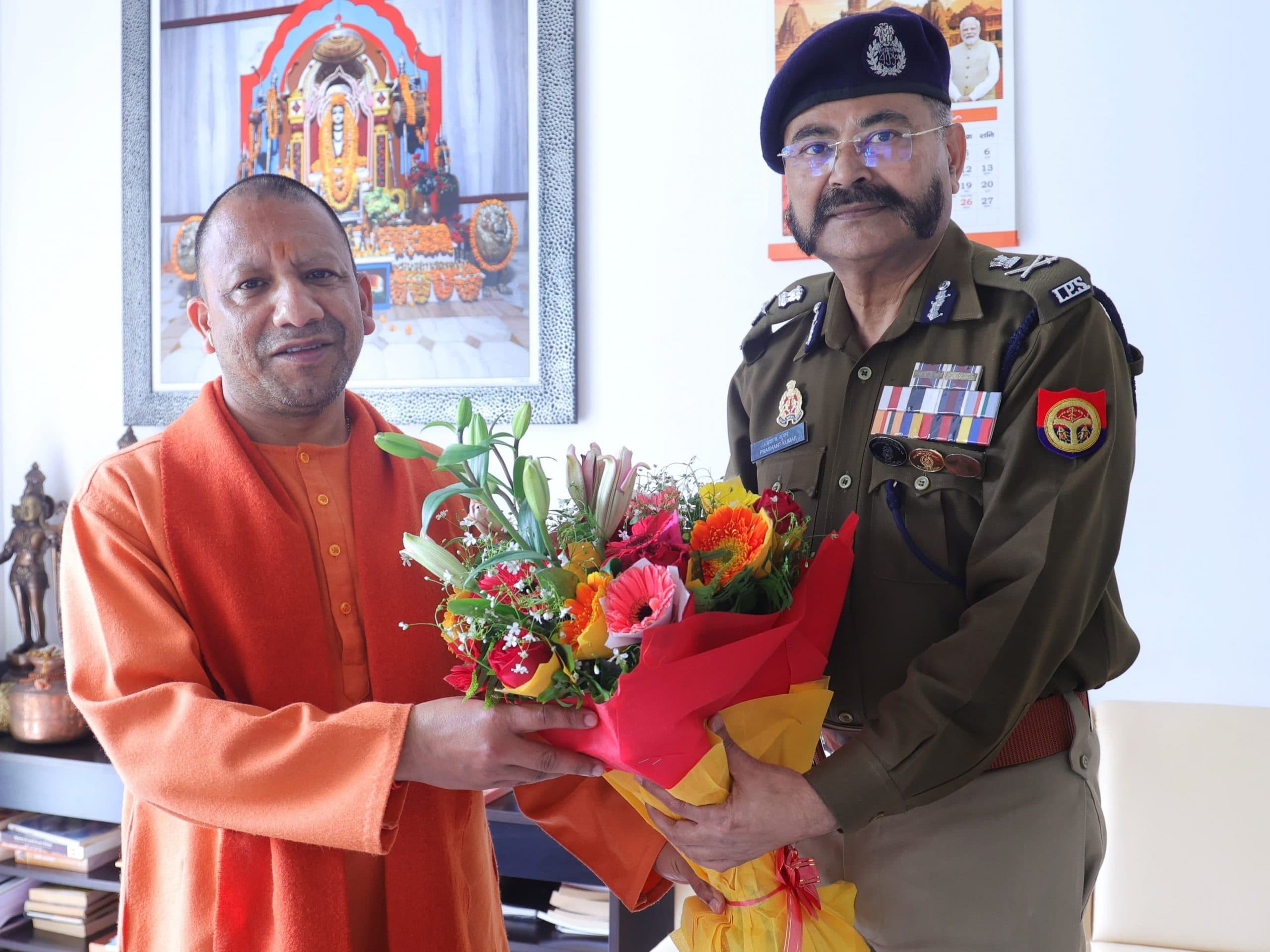 IPS प्रशांत कुमार बने यूपी के नए कार्यवाहक डीजीपी, अखिलेश यादव ने सरकार पर किया कटाक्ष