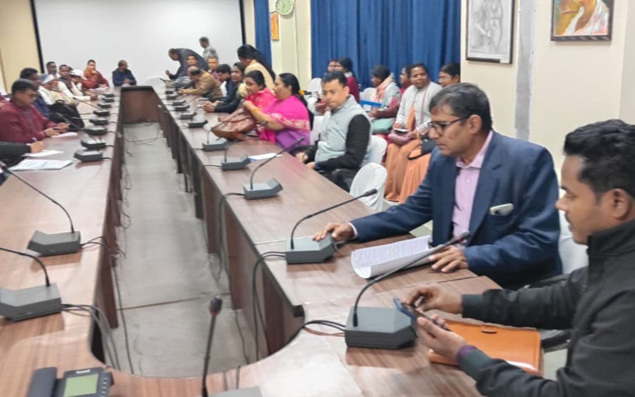 झारखंड: OMR शीट पर नहीं होगी मैट्रिक व इंटरमीडिएट की परीक्षा, प्रश्नपत्र पढ़ने के लिए 15 मिनट का अतिरिक्त समय