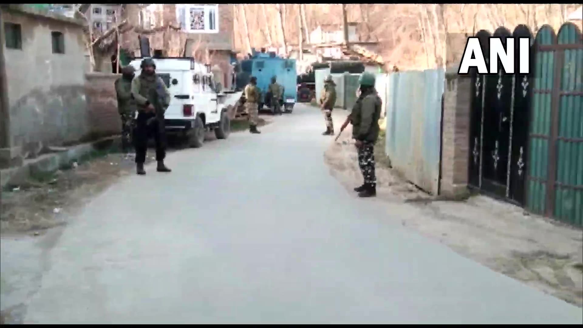 Jammu Kashmir: शोपियां एनकाउंटर में दो जवान शहीद, एक आतंकी भी ढेर, मुठभेड़ जारी