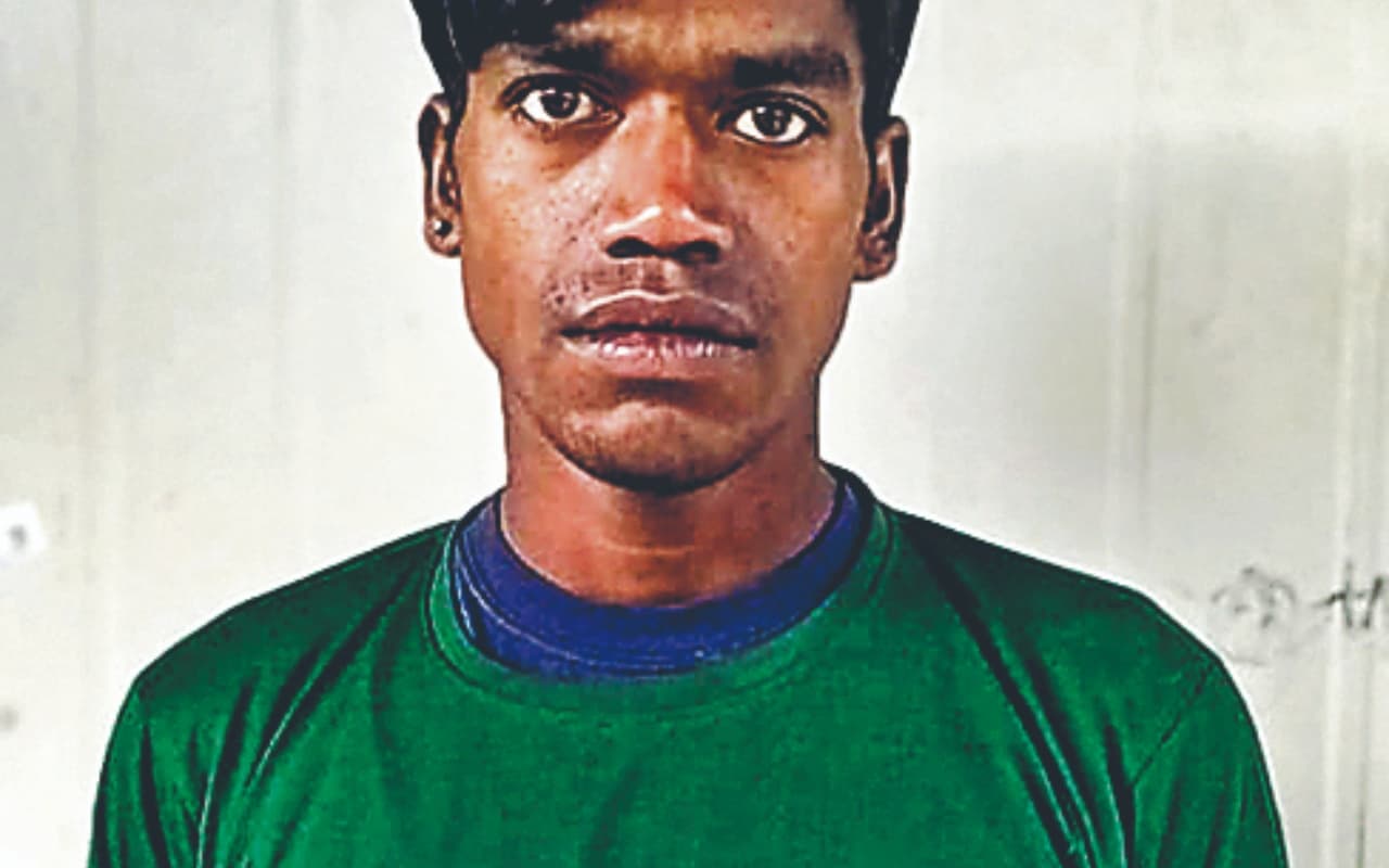 जमशेदपुर : बाहदा गांव में पसरा मातम, बेटे को सुरंग से सकुशल बाहर नहीं देख सके पिता