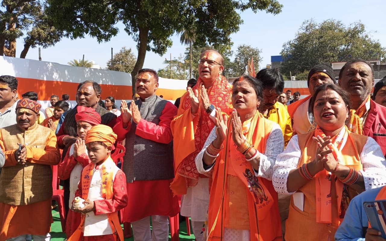 राम मंदिर प्राण प्रतिष्ठा के बाद हजारीबाग में उत्सव का माहौल, लोगों ने जमकर की आतिशबाजी