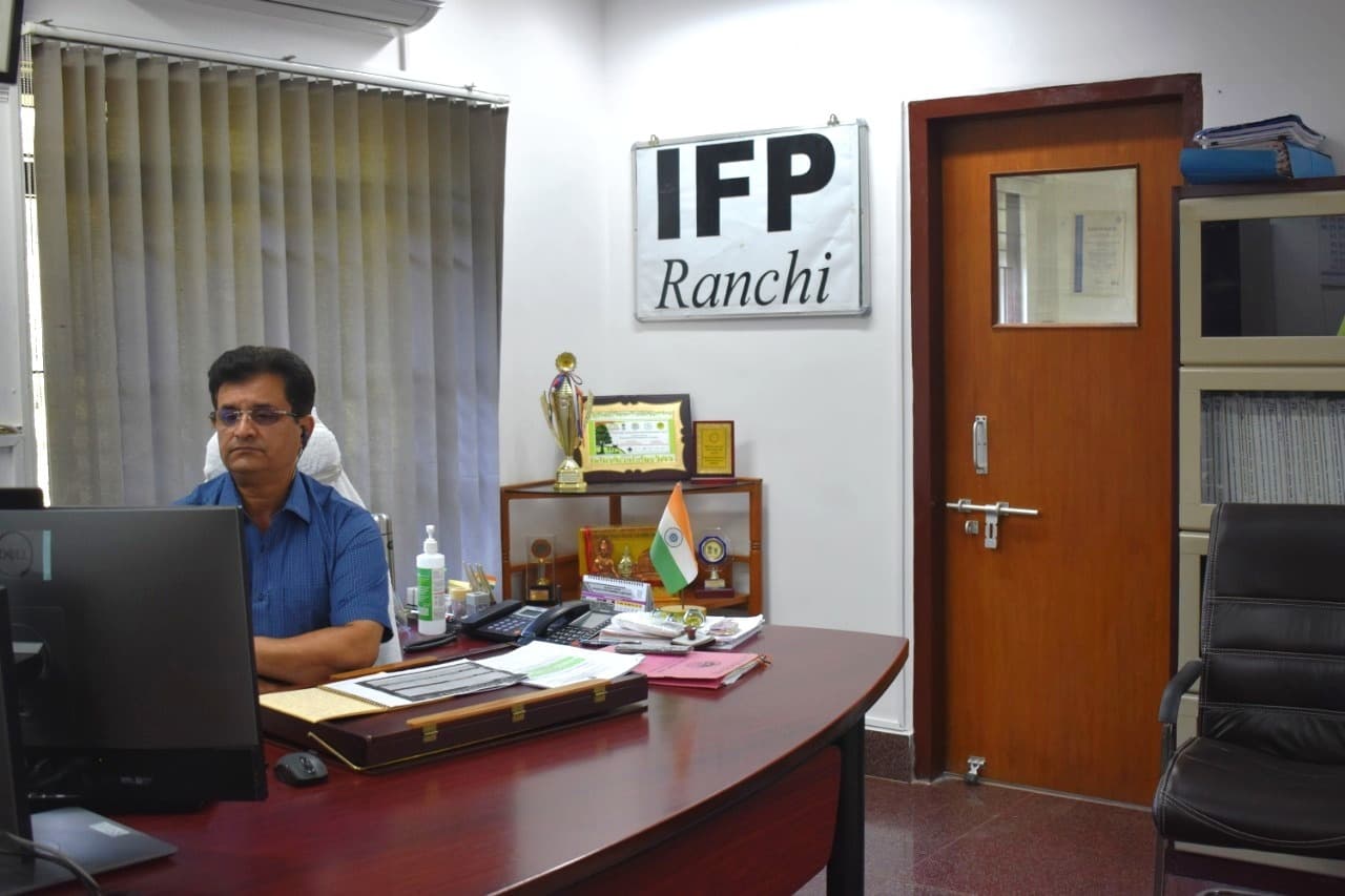 Jharkhand Coronavirus Update : स्वास्थ्य विभाग के प्रधान सचिव की चेतावनी, 400 रुपये में जांच नहीं की तो बंद करायेंगे निजी लैब