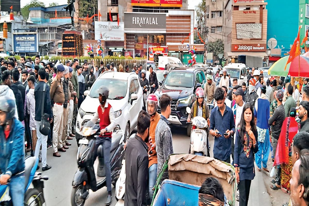 JSSC पेपर लीक की जांच CBI से कराने को लेकर अभ्यर्थियों ने किया प्रदर्शन