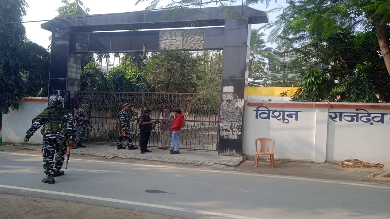 बिहार: वैशाली में ED की रेड, टॉपर घोटाले के मुख्य आरोपी बच्चा राय के ठिकानों पर छापेमारी