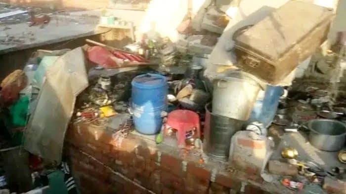 कानपुर में फ्रिज के कंप्रेसर फटने से घर में हुआ धमाका, महिला और बच्चे समेत 7 लोग घायल, इलाके में दहशत